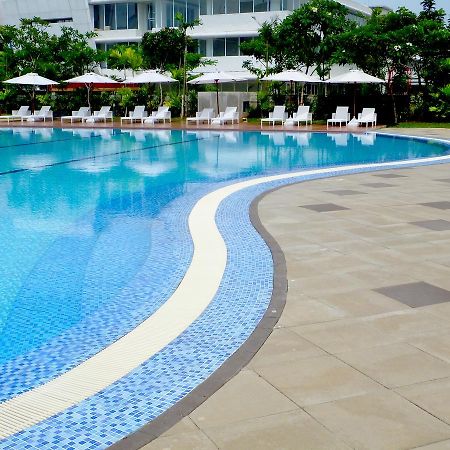 Nunia Inn Bandara Jakarta Тангеранг Екстериор снимка
