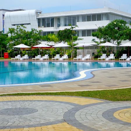 Nunia Inn Bandara Jakarta Тангеранг Екстериор снимка
