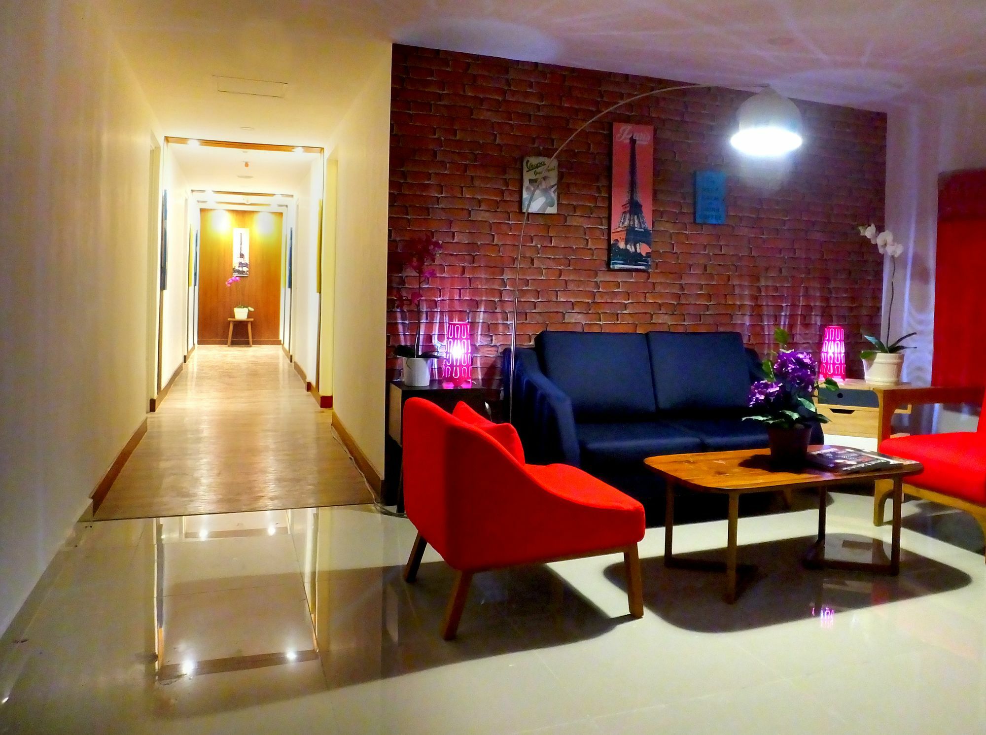 Nunia Inn Bandara Jakarta Тангеранг Екстериор снимка